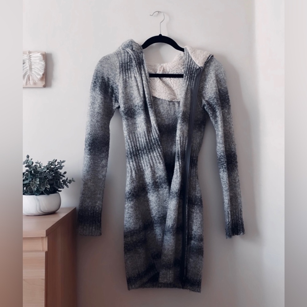 Soybu Brand Cozy Winter Long light jacket/zip-up cardigan
